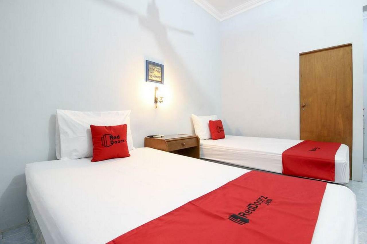 Reddoorz Syariah At Jalan Menteri Supeno Hotel Jogjacarta Exterior foto