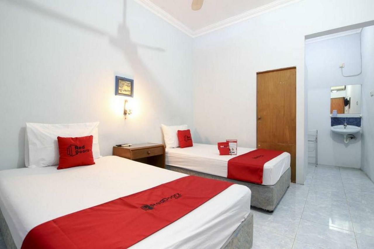 Reddoorz Syariah At Jalan Menteri Supeno Hotel Jogjacarta Exterior foto